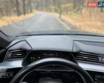 Синий Ауди E-Tron, объемом двигателя 0 л и пробегом 113 тыс. км за 32500 $, фото 44 на Automoto.ua