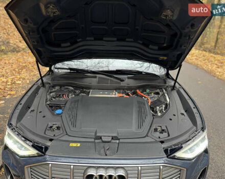 Синий Ауди E-Tron, объемом двигателя 0 л и пробегом 113 тыс. км за 32500 $, фото 45 на Automoto.ua