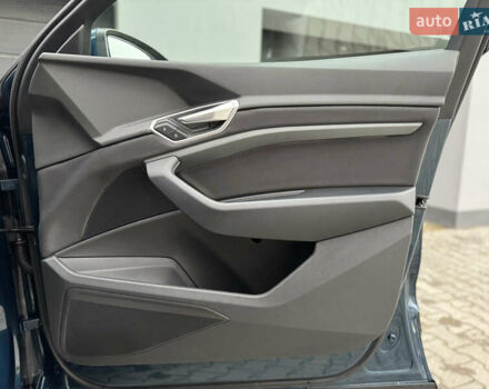 Синій Ауді E-Tron, об'ємом двигуна 0 л та пробігом 140 тис. км за 20900 $, фото 39 на Automoto.ua