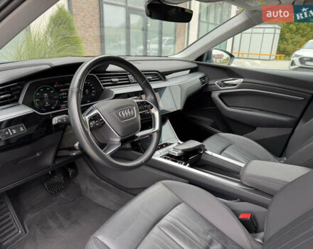 Синий Ауди E-Tron, объемом двигателя 0 л и пробегом 96 тыс. км за 25999 $, фото 48 на Automoto.ua