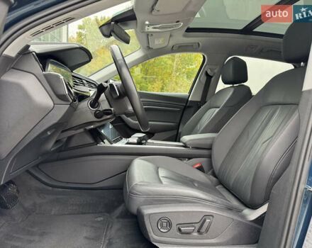 Синий Ауди E-Tron, объемом двигателя 0 л и пробегом 96 тыс. км за 25999 $, фото 50 на Automoto.ua