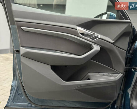 Синій Ауді E-Tron, об'ємом двигуна 0 л та пробігом 140 тис. км за 20900 $, фото 35 на Automoto.ua