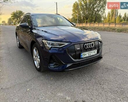 Синій Ауді E-Tron, об'ємом двигуна 0 л та пробігом 53 тис. км за 33700 $, фото 1 на Automoto.ua