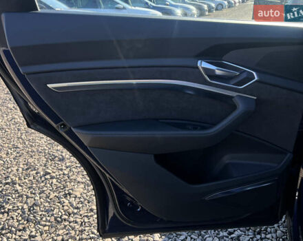 Синий Ауди E-Tron, объемом двигателя 0 л и пробегом 40 тыс. км за 36514 $, фото 43 на Automoto.ua