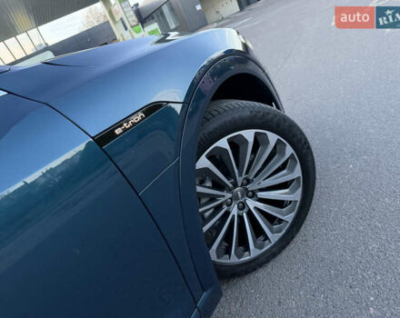 Синій Ауді E-Tron, об'ємом двигуна 0 л та пробігом 170 тис. км за 26499 $, фото 39 на Automoto.ua