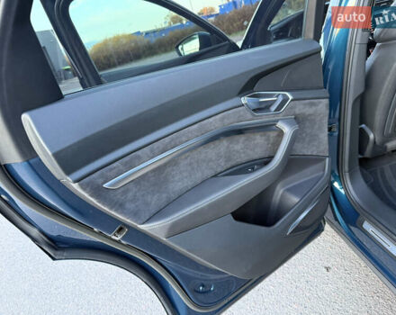 Синій Ауді E-Tron, об'ємом двигуна 0 л та пробігом 170 тис. км за 26499 $, фото 52 на Automoto.ua