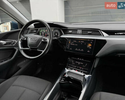 Синій Ауді E-Tron, об'ємом двигуна 0 л та пробігом 140 тис. км за 20900 $, фото 30 на Automoto.ua