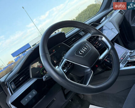 Синій Ауді E-Tron, об'ємом двигуна 0 л та пробігом 170 тис. км за 26499 $, фото 45 на Automoto.ua
