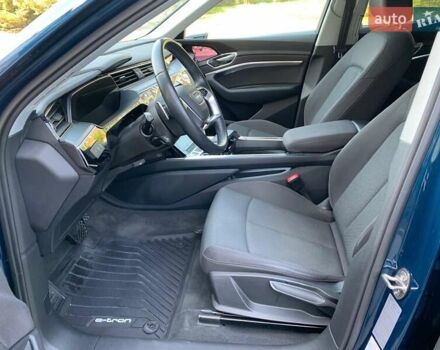 Синий Ауди E-Tron, объемом двигателя 0 л и пробегом 142 тыс. км за 26500 $, фото 32 на Automoto.ua