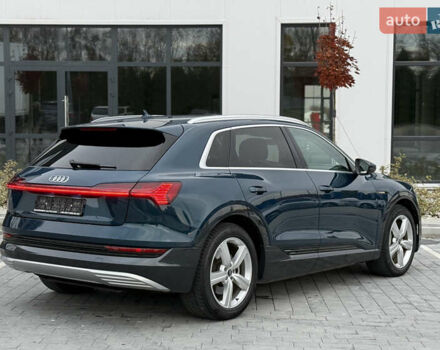 Синій Ауді E-Tron, об'ємом двигуна 0 л та пробігом 67 тис. км за 33900 $, фото 3 на Automoto.ua