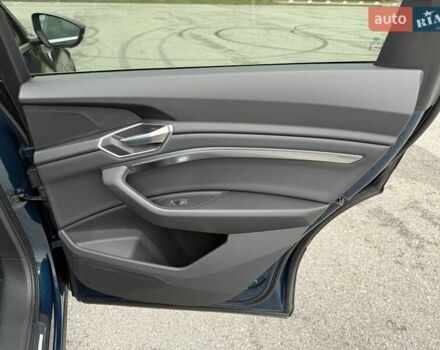 Синий Ауди E-Tron, объемом двигателя 0 л и пробегом 69 тыс. км за 33300 $, фото 33 на Automoto.ua