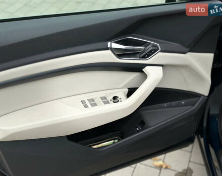 Синій Ауді E-Tron, об'ємом двигуна 0 л та пробігом 75 тис. км за 35900 $, фото 34 на Automoto.ua