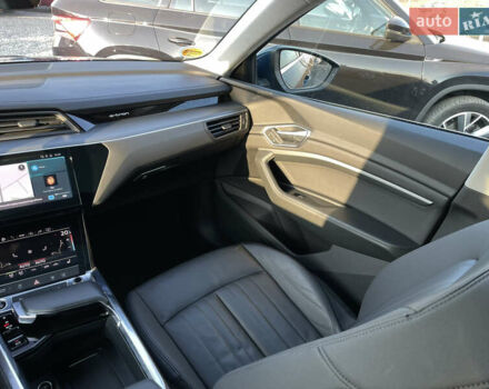 Синий Ауди E-Tron, объемом двигателя 0 л и пробегом 59 тыс. км за 34500 $, фото 41 на Automoto.ua