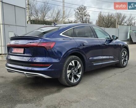 Синий Ауди E-Tron, объемом двигателя 0 л и пробегом 49 тыс. км за 39900 $, фото 5 на Automoto.ua