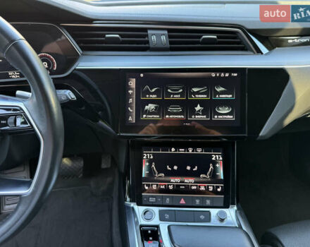 Синій Ауді E-Tron, об'ємом двигуна 0 л та пробігом 58 тис. км за 31500 $, фото 15 на Automoto.ua
