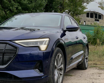 Синий Ауди E-Tron, объемом двигателя 0 л и пробегом 54 тыс. км за 32800 $, фото 3 на Automoto.ua