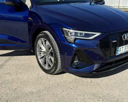 Синий Ауди E-Tron, объемом двигателя 0 л и пробегом 46 тыс. км за 35900 $, фото 3 на Automoto.ua