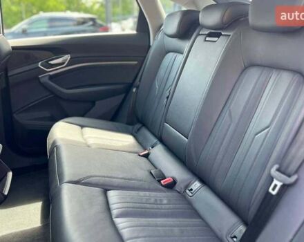 Синій Ауді E-Tron, об'ємом двигуна 0 л та пробігом 45 тис. км за 33900 $, фото 22 на Automoto.ua