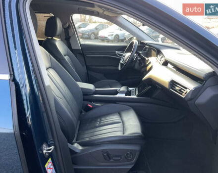 Синий Ауди E-Tron, объемом двигателя 0 л и пробегом 59 тыс. км за 34500 $, фото 57 на Automoto.ua