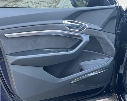 Синий Ауди E-Tron, объемом двигателя 0 л и пробегом 69 тыс. км за 35990 $, фото 29 на Automoto.ua