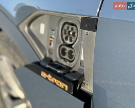 Синий Ауди E-Tron, объемом двигателя 0 л и пробегом 98 тыс. км за 30990 $, фото 20 на Automoto.ua