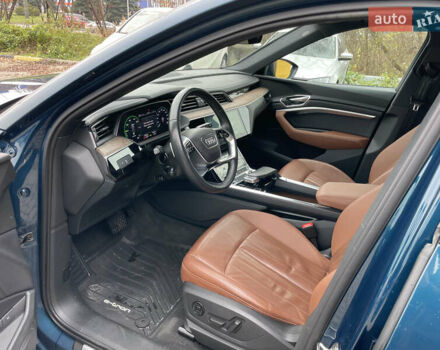 Синій Ауді E-Tron, об'ємом двигуна 0 л та пробігом 73 тис. км за 31000 $, фото 4 на Automoto.ua