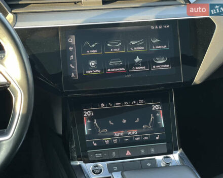 Синий Ауди E-Tron, объемом двигателя 0 л и пробегом 59 тыс. км за 34500 $, фото 45 на Automoto.ua