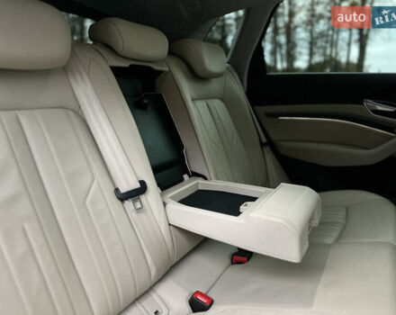 Синій Ауді E-Tron, об'ємом двигуна 0 л та пробігом 75 тис. км за 35900 $, фото 76 на Automoto.ua