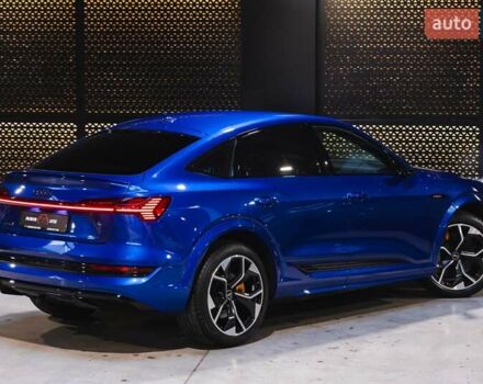 Синій Ауді E-Tron, об'ємом двигуна 0 л та пробігом 33 тис. км за 49899 $, фото 3 на Automoto.ua