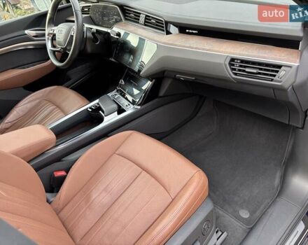 Синий Ауди E-Tron, объемом двигателя 0 л и пробегом 64 тыс. км за 32000 $, фото 11 на Automoto.ua