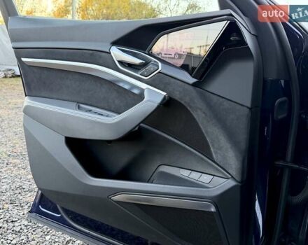 Синий Ауди E-Tron, объемом двигателя 0 л и пробегом 44 тыс. км за 46600 $, фото 24 на Automoto.ua