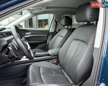 Синій Ауді E-Tron, об'ємом двигуна 0 л та пробігом 67 тис. км за 33900 $, фото 7 на Automoto.ua