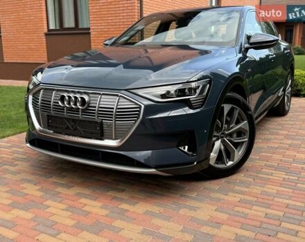 Синій Ауді E-Tron, об'ємом двигуна 0 л та пробігом 32 тис. км за 37999 $, фото 2 на Automoto.ua