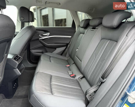 Синій Ауді E-Tron, об'ємом двигуна 0 л та пробігом 67 тис. км за 33900 $, фото 8 на Automoto.ua