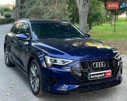 Синий Ауди E-Tron, объемом двигателя 0 л и пробегом 69 тыс. км за 35990 $, фото 3 на Automoto.ua