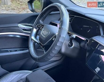Синий Ауди E-Tron, объемом двигателя 0 л и пробегом 69 тыс. км за 35990 $, фото 24 на Automoto.ua