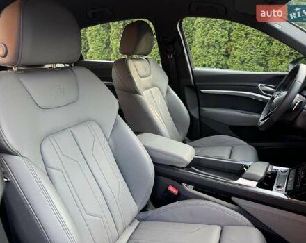 Синій Ауді E-Tron, об'ємом двигуна 0 л та пробігом 32 тис. км за 37999 $, фото 57 на Automoto.ua