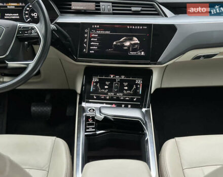 Синій Ауді E-Tron, об'ємом двигуна 0 л та пробігом 75 тис. км за 35900 $, фото 29 на Automoto.ua