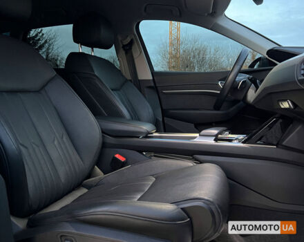 Синий Ауди E-Tron, объемом двигателя 71 л и пробегом 50 тыс. км за 34500 $, фото 9 на Automoto.ua