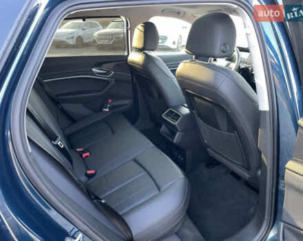 Синий Ауди E-Tron, объемом двигателя 0 л и пробегом 59 тыс. км за 34500 $, фото 53 на Automoto.ua