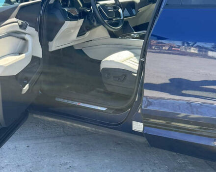 Синий Ауди E-Tron, объемом двигателя 0 л и пробегом 46 тыс. км за 35900 $, фото 7 на Automoto.ua