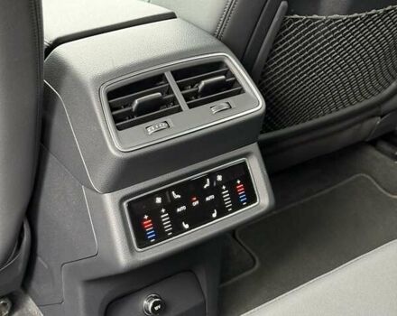 Синий Ауди E-Tron, объемом двигателя 0 л и пробегом 69 тыс. км за 33300 $, фото 29 на Automoto.ua