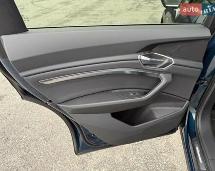 Синий Ауди E-Tron, объемом двигателя 0 л и пробегом 69 тыс. км за 33300 $, фото 30 на Automoto.ua