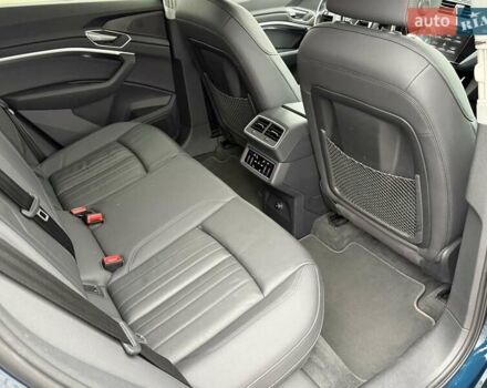 Синий Ауди E-Tron, объемом двигателя 0 л и пробегом 69 тыс. км за 32700 $, фото 28 на Automoto.ua