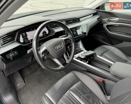 Синий Ауди E-Tron, объемом двигателя 0 л и пробегом 69 тыс. км за 33300 $, фото 23 на Automoto.ua