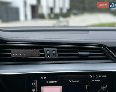 Синій Ауді E-Tron, об'ємом двигуна 0 л та пробігом 75 тис. км за 35900 $, фото 114 на Automoto.ua