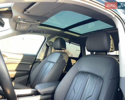 Синий Ауди E-Tron, объемом двигателя 0 л и пробегом 59 тыс. км за 34500 $, фото 29 на Automoto.ua