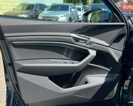 Синій Ауді E-Tron, об'ємом двигуна 0 л та пробігом 45 тис. км за 33900 $, фото 9 на Automoto.ua