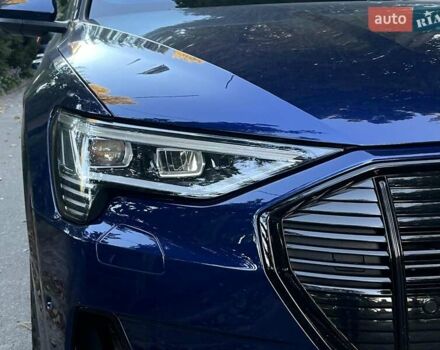 Синий Ауди E-Tron, объемом двигателя 0 л и пробегом 69 тыс. км за 35990 $, фото 2 на Automoto.ua