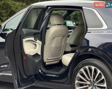 Синій Ауді E-Tron, об'ємом двигуна 0 л та пробігом 140 тис. км за 31000 $, фото 26 на Automoto.ua